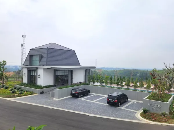 The Ebony Residence - Swimming Pool